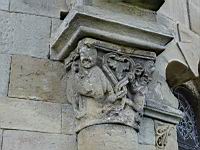 Saint-Julien-Du-Serre, Eglise romane, Chevet, Chapiteau (1)